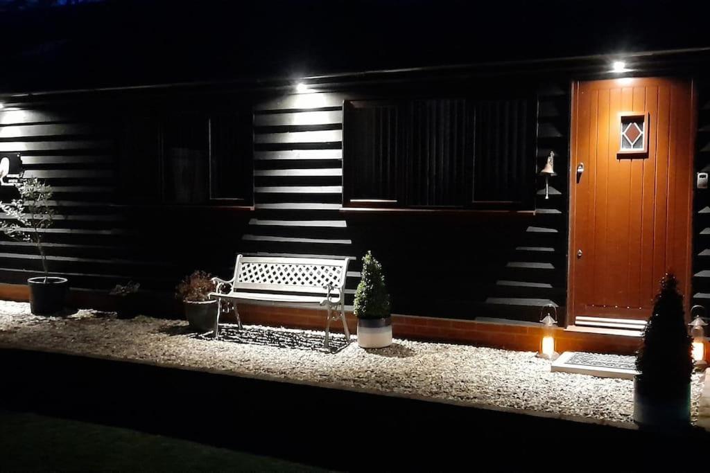 Owlhoot Annexe *